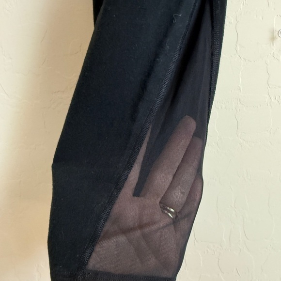 PINK Victoria’s Secret High Rise Waistband Black Stretch Capris Pink Nation M - Picture 5 of 10